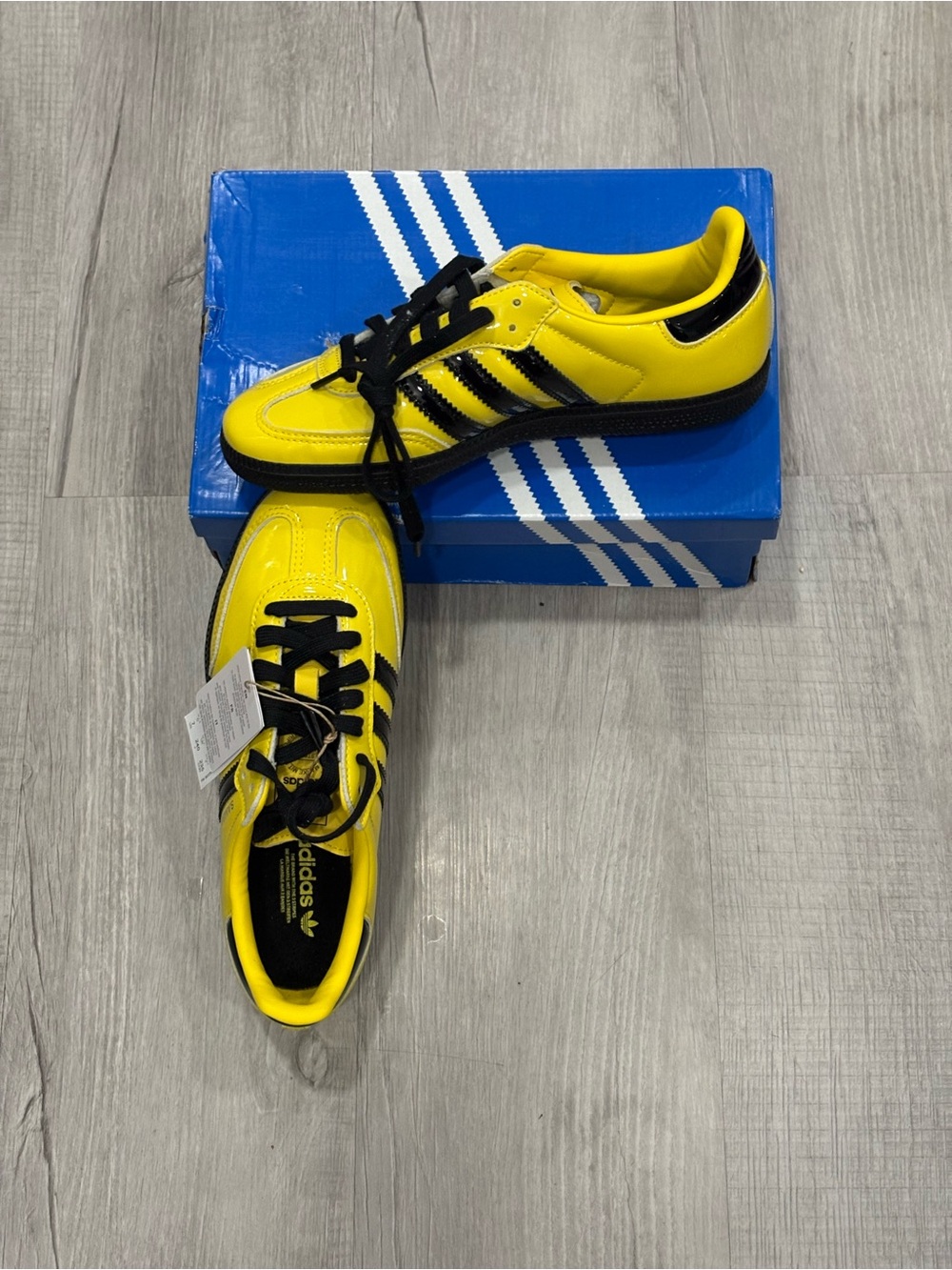 Adidas women Samba Jr. Sneakers in Yellow and Black BNWT size 7